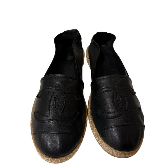 A beautiful, soft leather, flat shoes, and a great condition - Picture 10 of 11